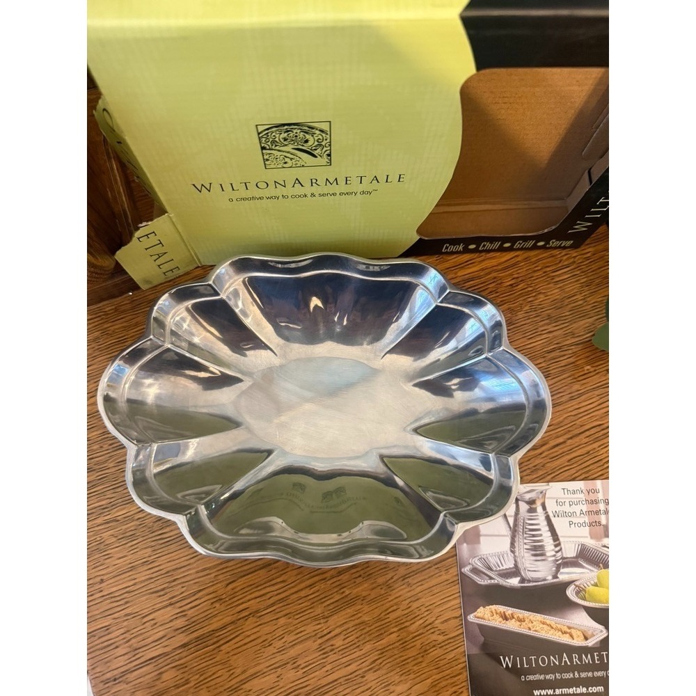 Wilton Armetale Scalloped Flower‎ Serving Bowl 8.5" Aluminum With Box #150384
